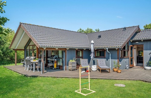 Rindby Strand House | Amazing home in Fanø with sauna