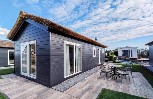 Giethoorn House | Amazing home in Giethoorn with WiFi