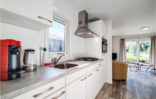 Giethoorn House | Amazing Home In Giethoorn With Wifi