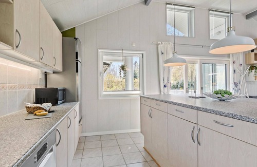 Smidstrup Strand House | Amazing home in Gilleleje with kitchen