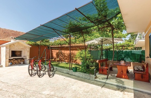 Sestanovac House | Amazing home in Kresevo with WiFi
