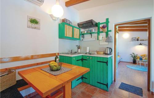 Sveti Juraj na Bregu House | Amazing Home In Lopatinec With Jacuzzi