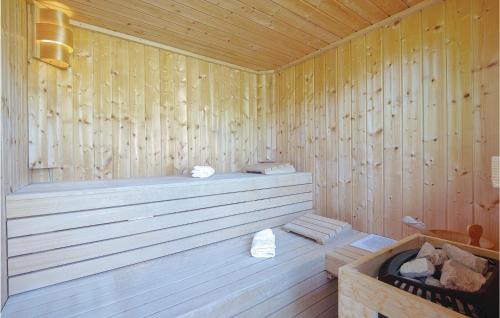 Sveti Juraj na Bregu House | Amazing Home In Lopatinec With Jacuzzi