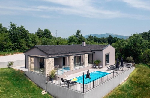 Nedescina House | Amazing home in Nedescina