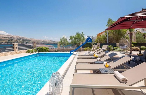 Pag House | Amazing home in Pag with sauna