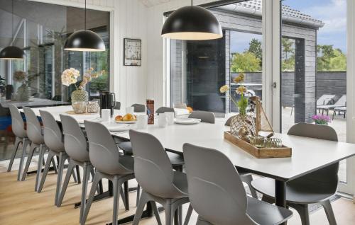 Kramnitse House | Amazing Home In Rødby With Wifi