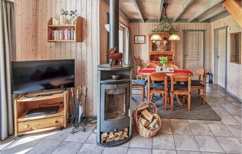 Muritz House | Amazing Home In Rechlin With Kitchen