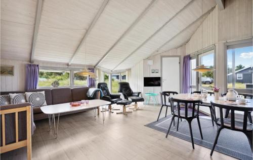 Houvig House | Amazing Home In Ringkøbing With Sauna