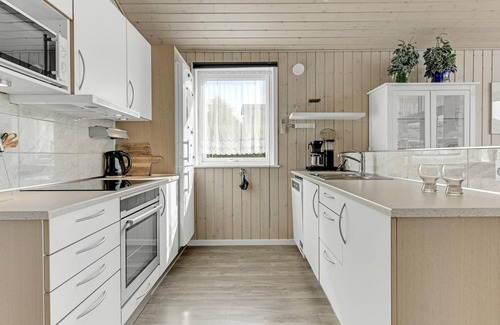 Diernæs House | Amazing home in Rødekro with WiFi