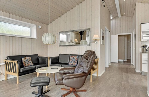 Diernæs House | Amazing home in Rødekro with WiFi