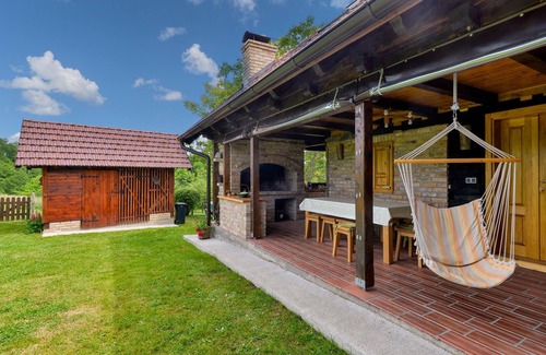 Lekenik House | Amazing home in Sisinec
