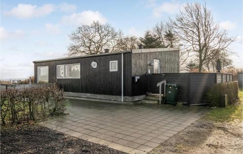 Grønninghoved Strand House | Amazing Home In Sjølund With Wifi