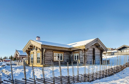 Sjusjoen House | Amazing home in Sjusjøen with sauna