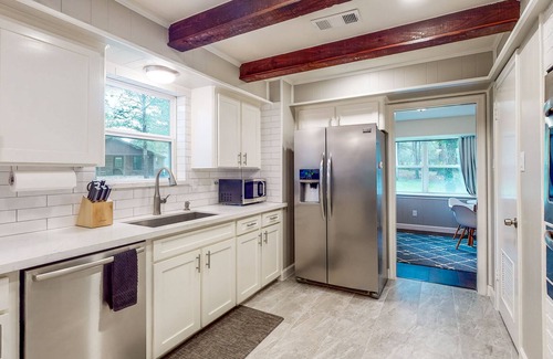 Bellville House | Amazing Home on 14 Acres - Vineyards, Pond & Trails - Newly Updated Kitchen