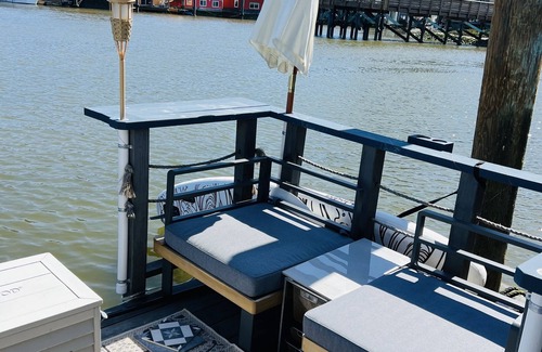 Marin City Boat Rental | Amazing house on the water. This is a wonderful experience you will love.