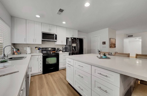 Covey House | Amazing Kierland Location! Sleeps 8! Serenity!