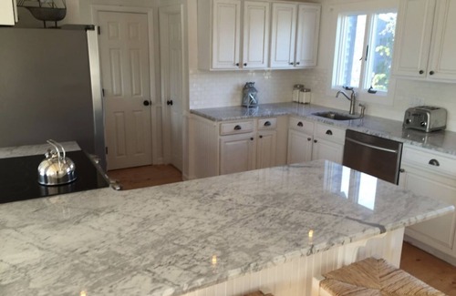 Madaket House | Amazing Madaket Beach Stay! Townhouse -3BR, 3 BA, Sleeps 8, Outdoor Shower
