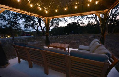 Canyon Lake House | Amazing Modern Farmhouse Retreat w/2 Suites