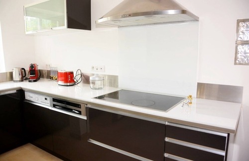 Saint-Laurent-du-Var Apartment | Amazing new 3 rooms - WIFI - AIRCON - SWIMMING POOL - GARDEN