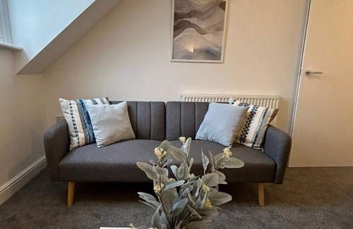 Gloucester Apartment | Amazing New Loft Apartment Ideally Located