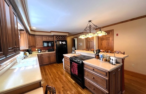 East Sandwich House | Amazing private 4 bdr 3.5 bth home. Private association beach,central AC,fire