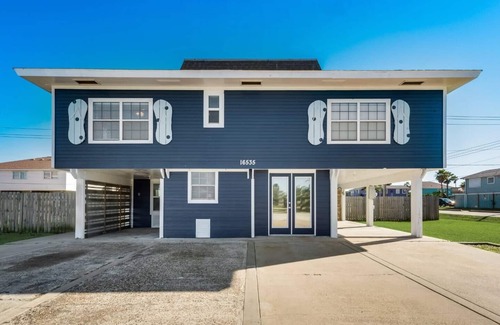 Jamaica Beach House | Amazing Private Pool! See listing for golf cart upgrade information!