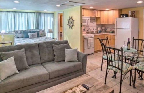 Pensacola Apartment | Amazing private studio with hot tub! Great place to stay!