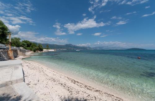 Kastel Stafilic Apartment | Amazing sea view apartment- Romantica