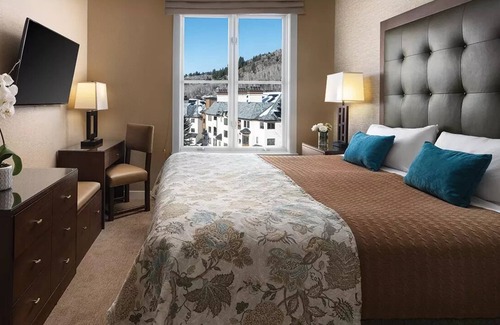 Beaver Creek Resort | Amazing Ski in and Ski out condo at Hyatt Mountain Lodge. Perfect ski vacation!