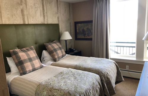 Beaver Creek Resort | Amazing Ski in and Ski out condo at Hyatt Mountain Lodge. Perfect ski vacation!