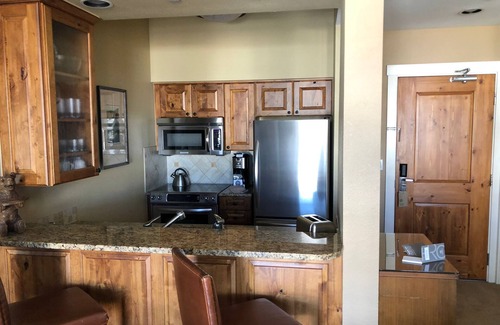Beaver Creek Resort | Amazing Ski in and Ski out condo at Hyatt Mountain Lodge. Perfect ski vacation!