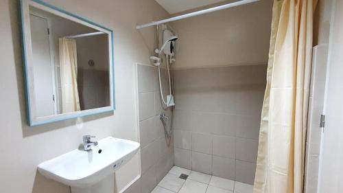 North Reclamation Area Apartment | Amazing Skyline View