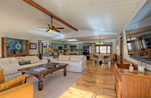 Wiley House | Amazing Spacious & Cozy Lake House on Lake Burton w/Boat Access! Dog Friendly!