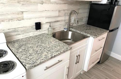 Singer Island Apartment | AMAZING Studio Close to the Peanut Island!