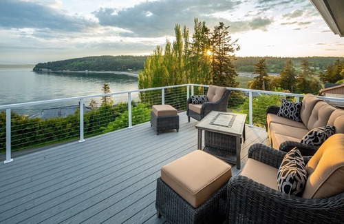 Camano Island House | Amazing Sunset/Whale/Water Views/2 Fire Pits/AC/Lots of Games and more!