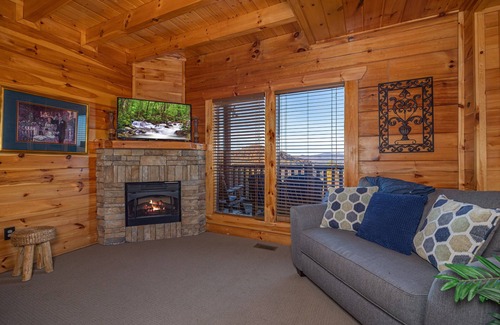Pigeon Forge Cabin | Amazing View! 7 Bedrooms, Hot Tub, Arcade Games.