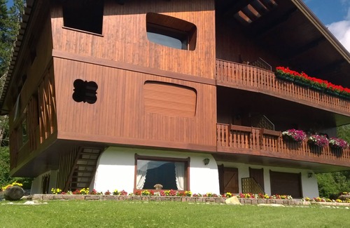 Cortina d'Ampezzo Ski Chalet | AMAZING VIEW! LUXURY CHALET 5 MINUTES WALK FROM CENTER AND SKI FACILITIES/SLOPES