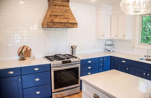 Montague House | Amazing Views All Seasons White Lake/Channel, Easy walk to Lake Michigan!