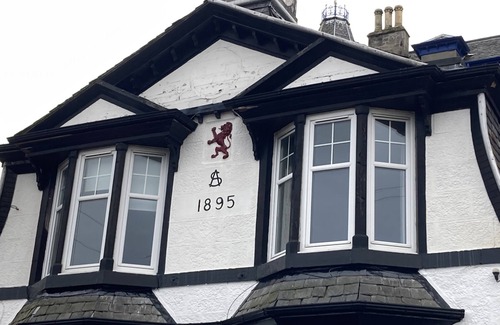 Wormit Apartment | Amazing Views over the River Tay. 10 miles to St Andrews.