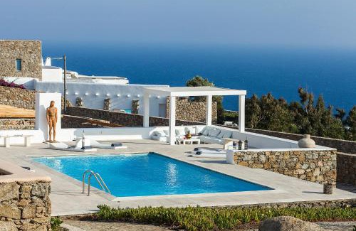 Paraga Villa | Amazing Villa 6bed in Agios Lazaros Mykonos