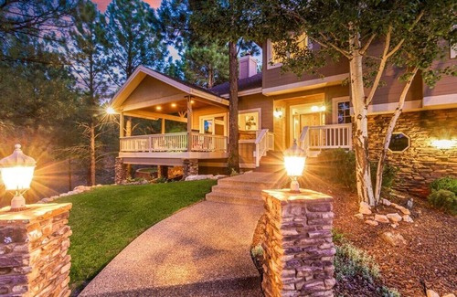 Flagstaff Cabin | Amberwood Apline Estate w/5 Showers, Spa & Views