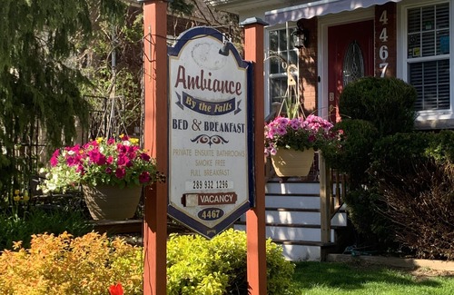 Niagara Falls House | Ambiance by the Falls Cozy Suite