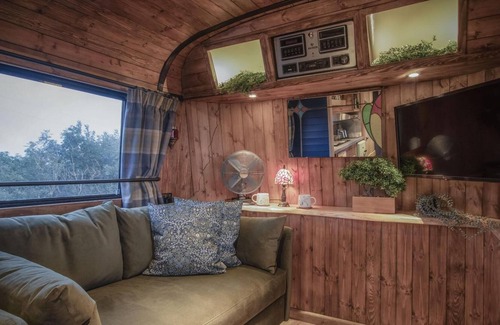 Tiers Cross Apartment | American Airstream - Blossom Farm - Tiers Cross