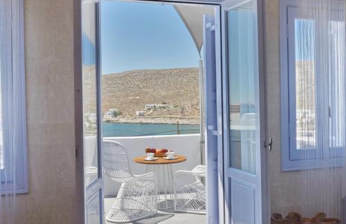 Karavostasis Apartment | AMO Folegandros