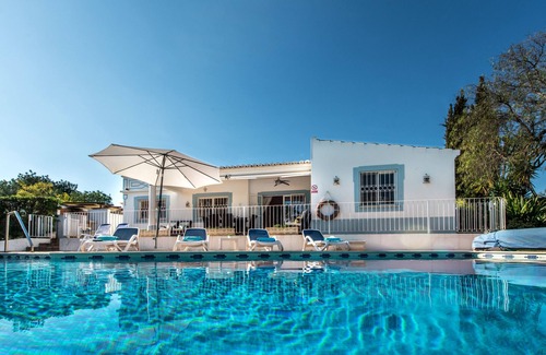 Guia Villa | Amora - 3 bedroom villa in Guia