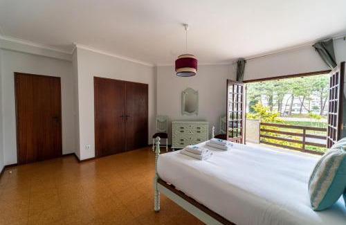 Viana do Castelo House | Amorosa Villa, 500m from the beach by House and People