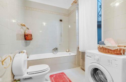 Salo Apartment | Ampia Dimora a Salò con Parcheggio e Giardino