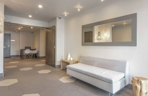 South of Market Apartment | Ample Studio in South Park, near Caltrain by Blueground
