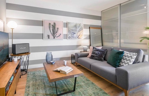 South of Market Apartment | Ample Studio in South Park, near Caltrain by Blueground