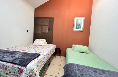 Quetzaltenango Apartment | Amplio Apartamento, en Colonia Cerezos, Tercer nivel